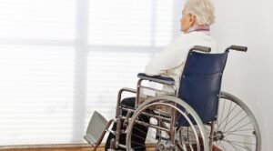 Read more about the article Signs Of Nursing Home Neglect And Elder Abuse